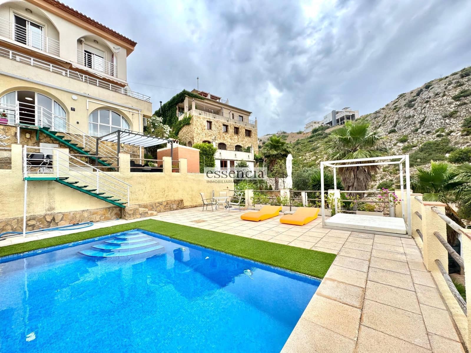 4 soveværelse Villa til salg i Gandia med swimmingpool - € 359.000 (Ref: 9057459)