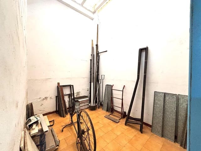 Commercieel te koop in Gandia - € 79.000 (Ref: 9073266)