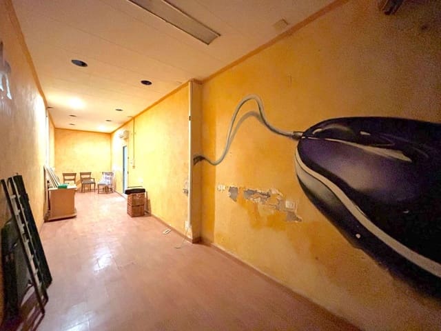 Commercieel te koop in Gandia - € 79.000 (Ref: 9073266)