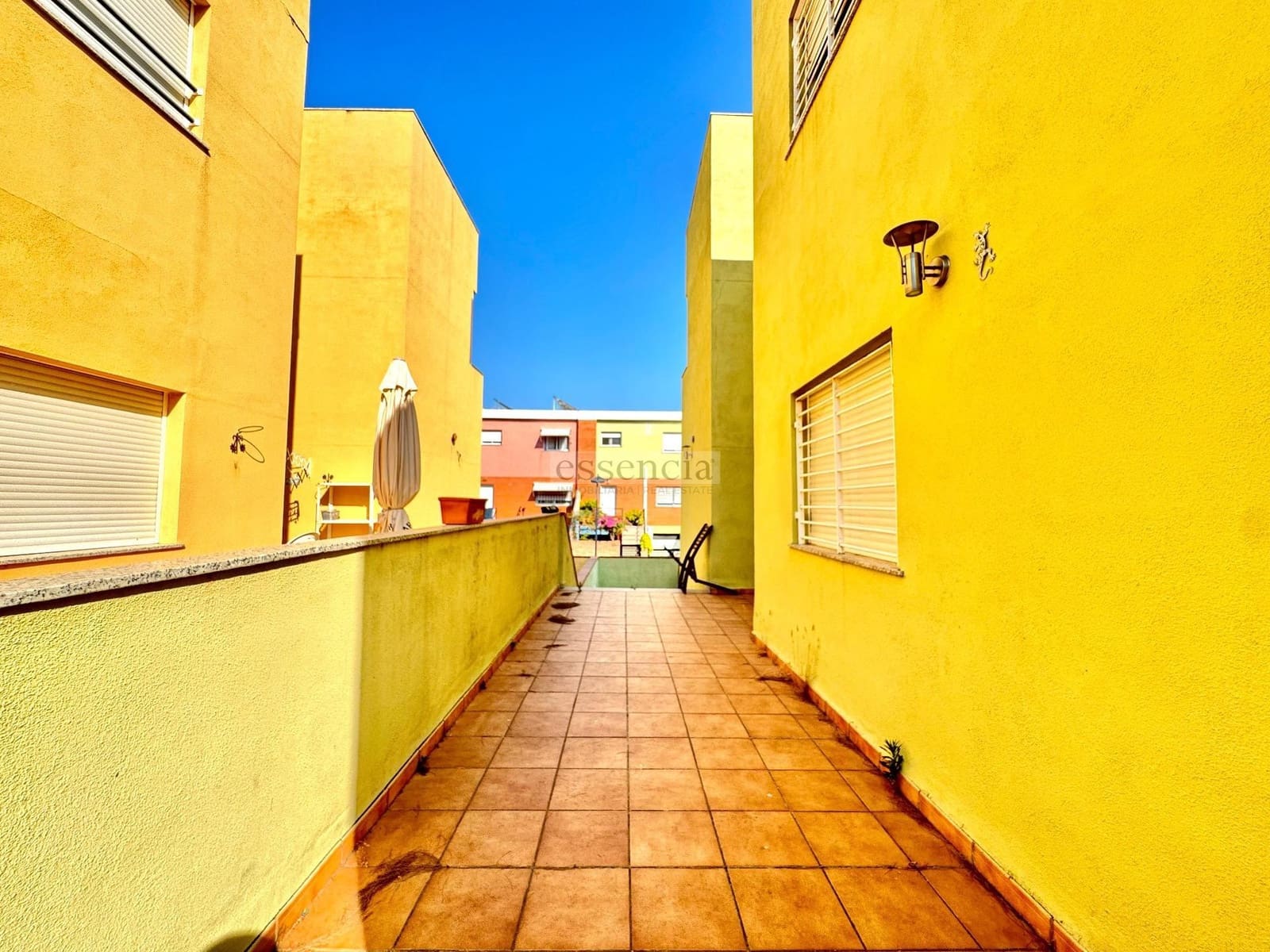 3 soveværelse Rækkehus til salg i Almoines med swimmingpool garage - € 209.000 (Ref: 9108577)