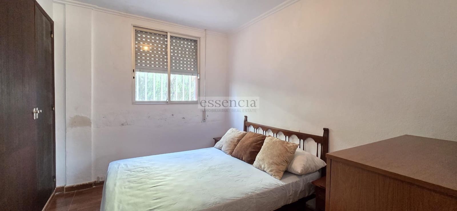 5 soveværelse Villa til salg i Oliva med swimmingpool garage - € 329.900 (Ref: 9126702)