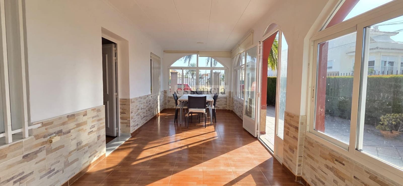 5 soveværelse Villa til salg i Oliva med swimmingpool garage - € 329.900 (Ref: 9126702)