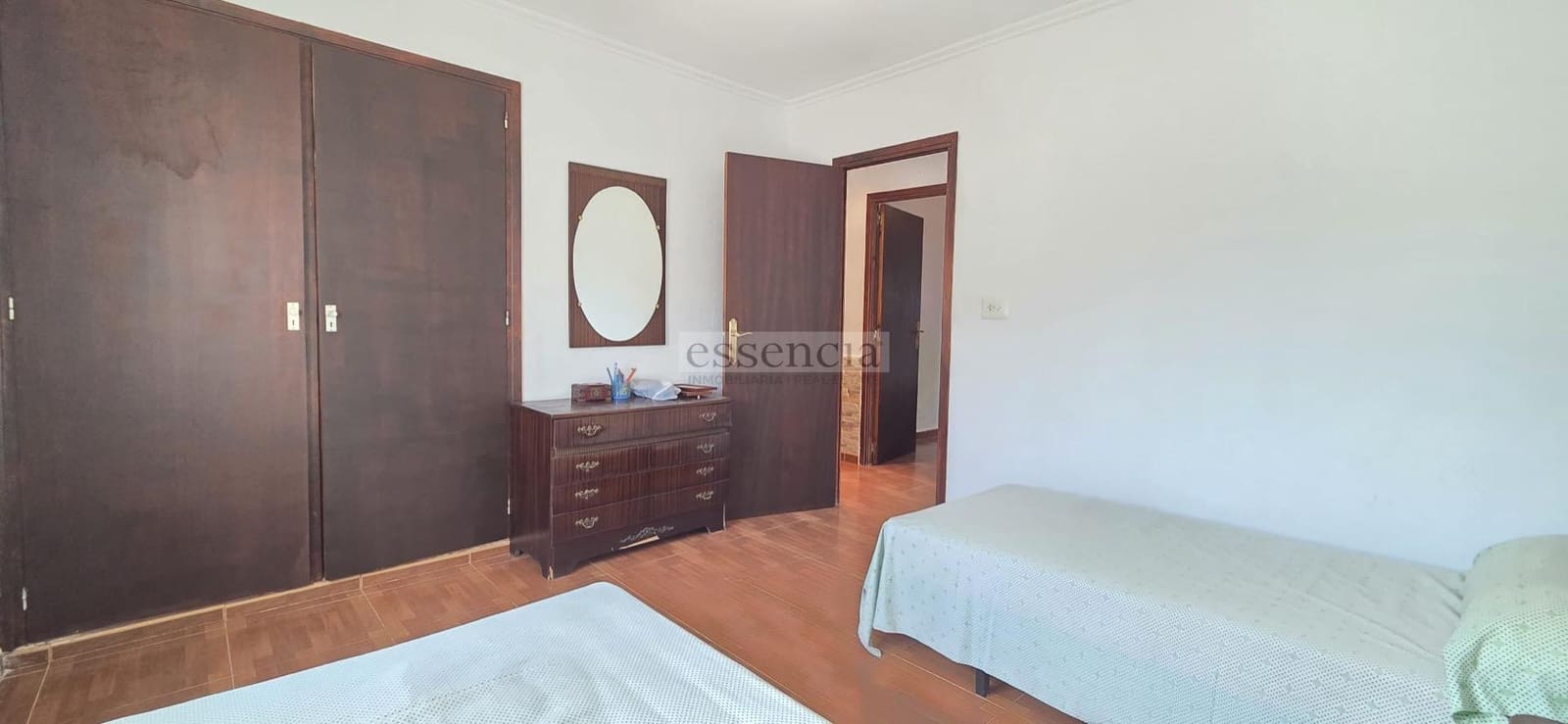 5 soveværelse Villa til salg i Oliva med swimmingpool garage - € 329.900 (Ref: 9126702)