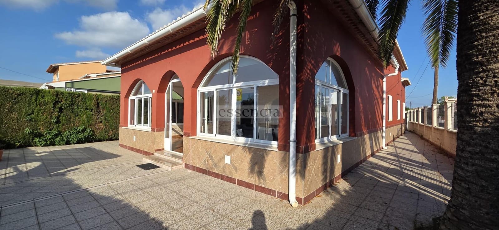 5 soveværelse Villa til salg i Oliva med swimmingpool garage - € 329.900 (Ref: 9126702)