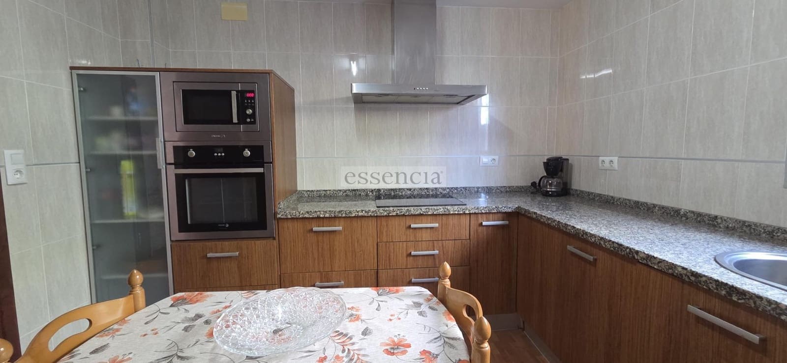 5 soveværelse Villa til salg i Oliva med swimmingpool garage - € 329.900 (Ref: 9126702)