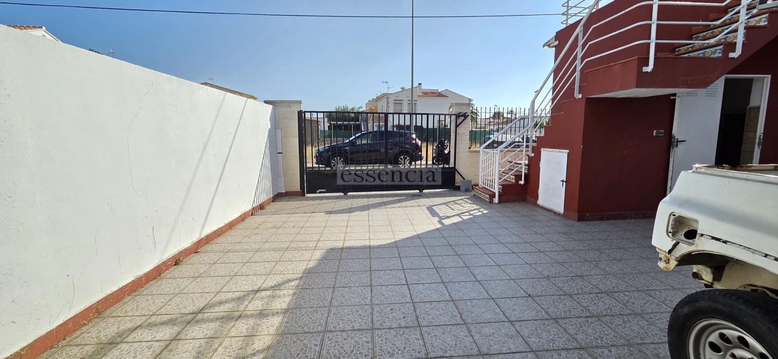 5 soveværelse Villa til salg i Oliva med swimmingpool garage - € 329.900 (Ref: 9126702)