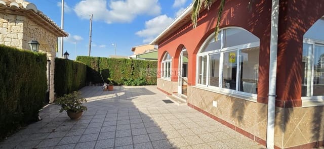 5 sovrum Villa till salu i Oliva med pool garage - 329 900 € (Ref: 9126702)