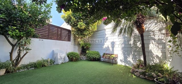 Adosado de 6 habitaciones en Beniarjó en venta - 249.900 € (Ref: 9153843)