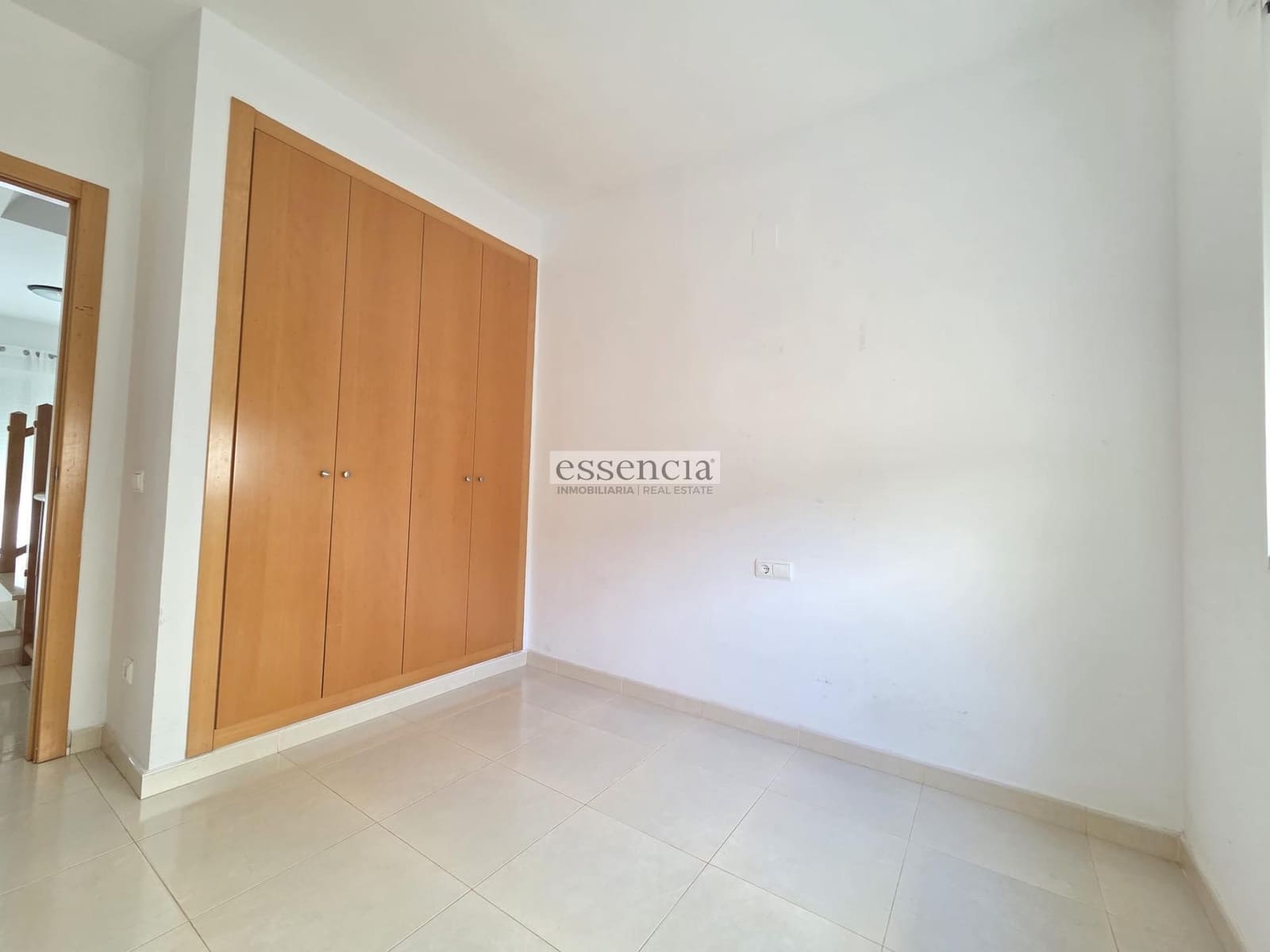 4 soverom Rekkehus til salgs i Villalonga med garasje - € 199 900 (Ref: 9202362)