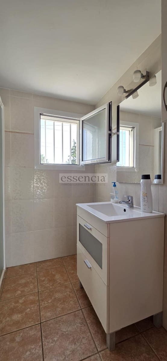 3 soveværelse Villa til salg i Oliva med swimmingpool garage - € 499.900 (Ref: 9202363)