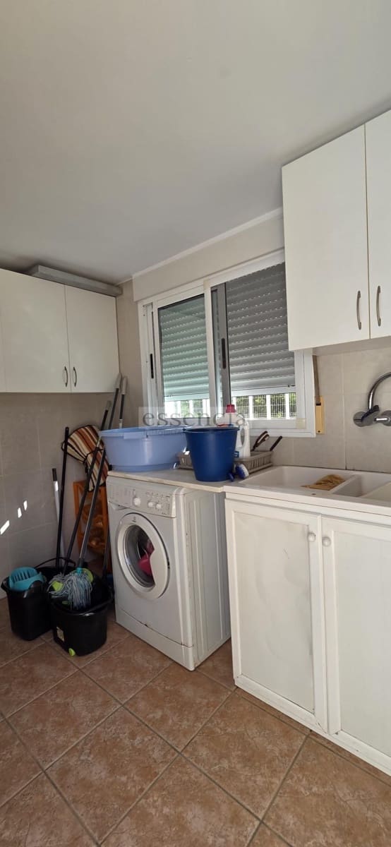 3 soveværelse Villa til salg i Oliva med swimmingpool garage - € 499.900 (Ref: 9202363)