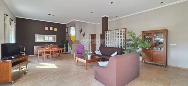 3 slaapkamer Villa te koop in Oliva Pueblo, Oliva met zwembad garage - € 499.900 (Ref: 9202363)