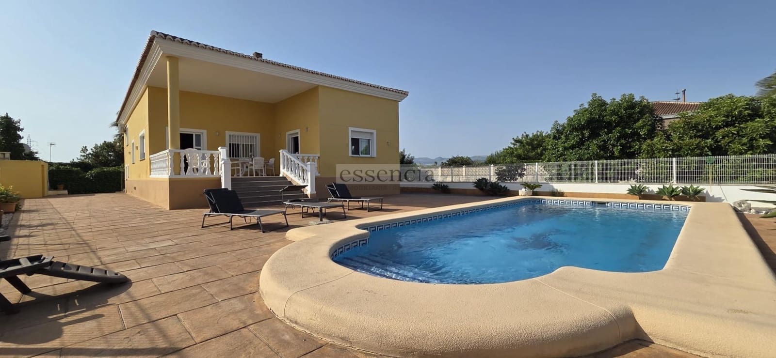 3 soveværelse Villa til salg i Oliva med swimmingpool garage - € 499.900 (Ref: 9202363)