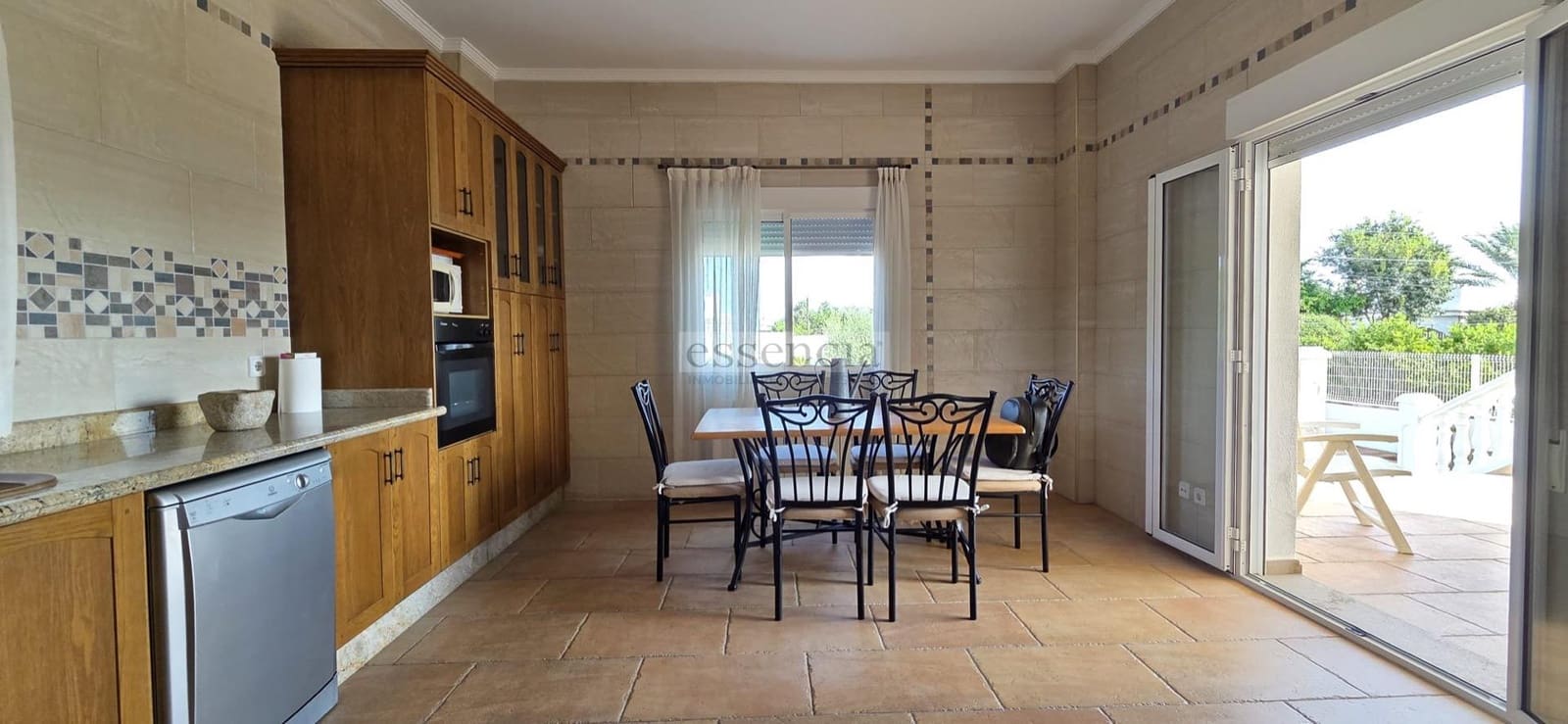 3 soveværelse Villa til salg i Oliva med swimmingpool garage - € 499.900 (Ref: 9202363)