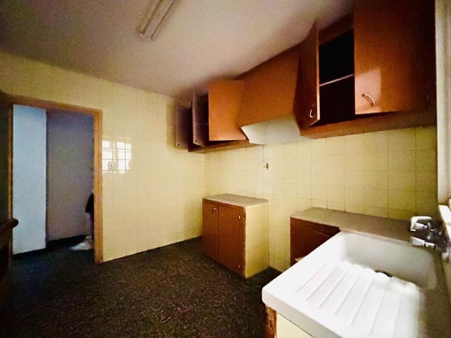 4 bedroom Commercial for sale in Gandia with garage - € 400,000 (Ref: 9208249)