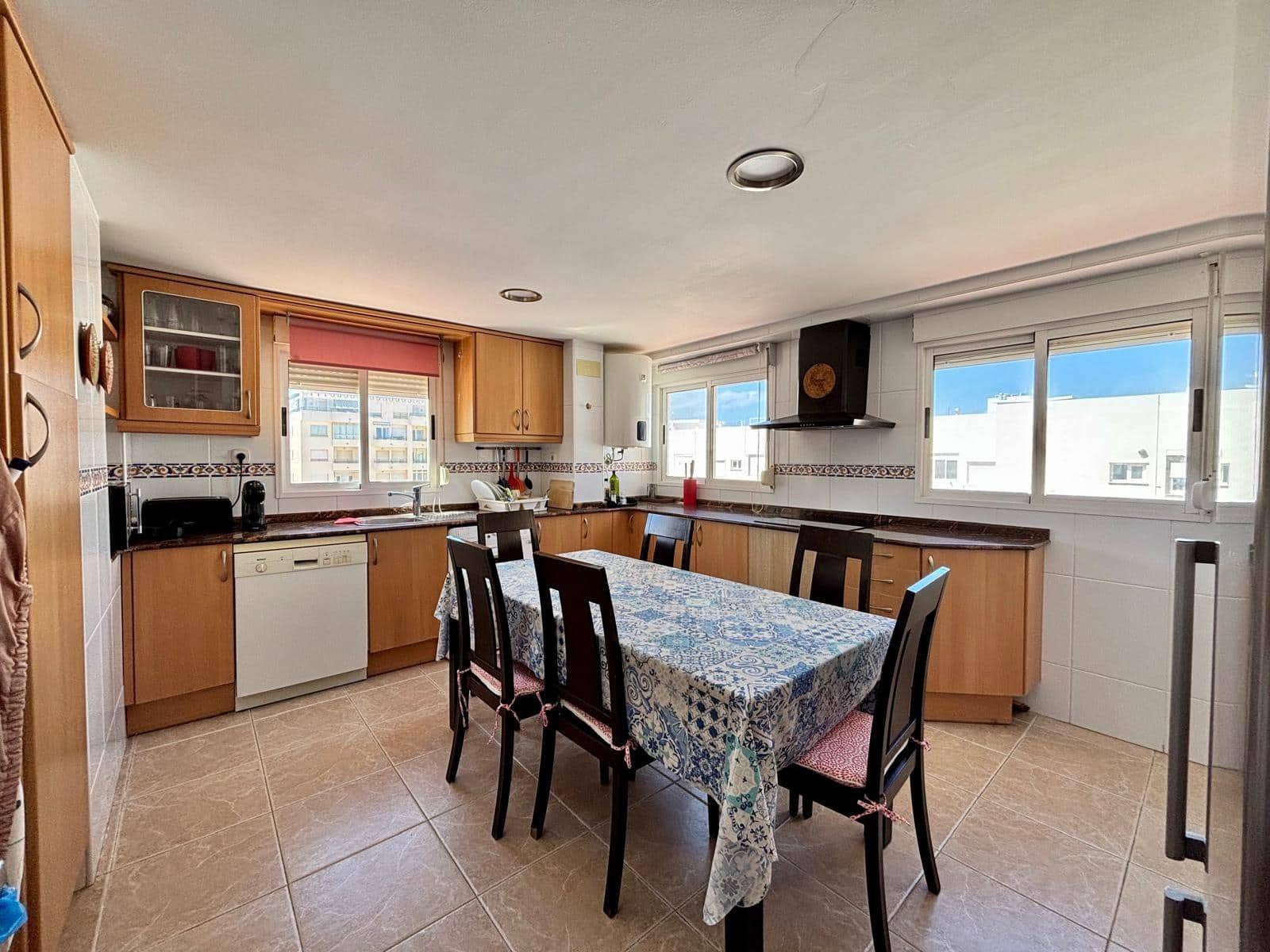 3 soveværelse Lejlighed til salg i Gandia med swimmingpool garage - € 450.000 (Ref: 9236834)