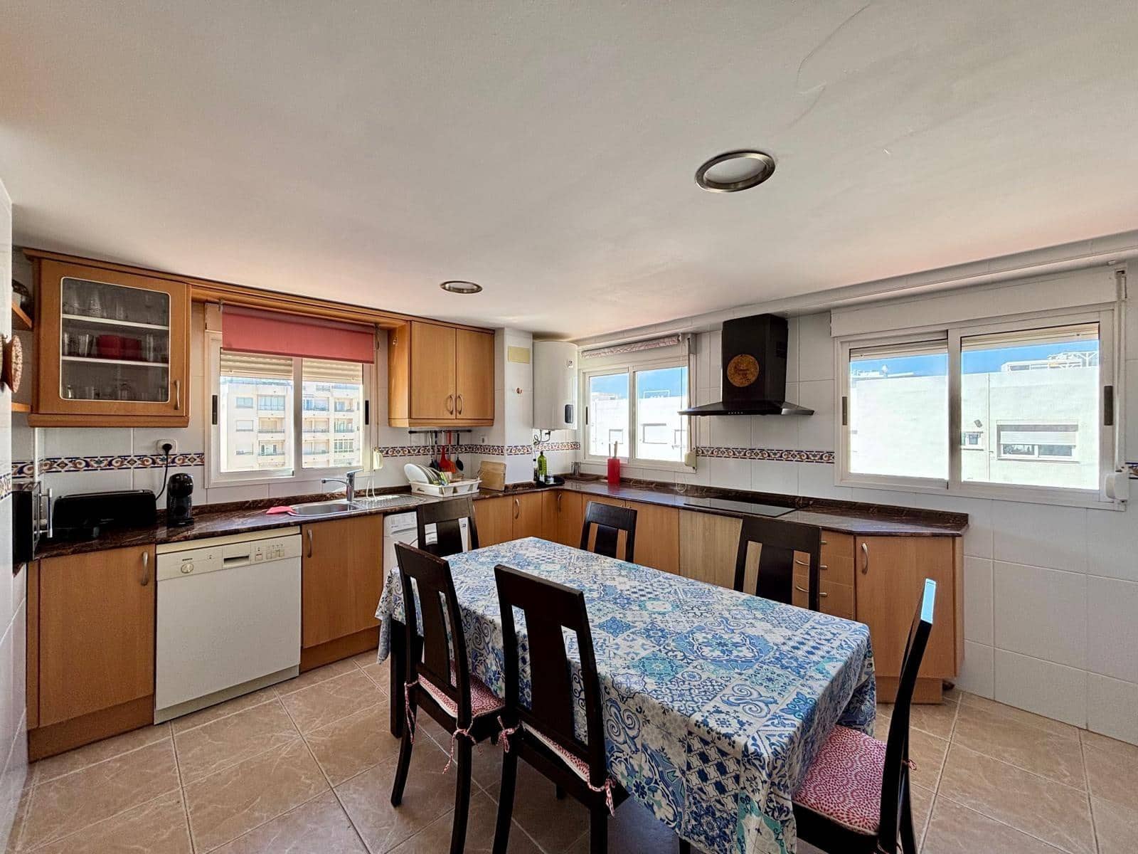 3 soveværelse Lejlighed til salg i Gandia med swimmingpool garage - € 450.000 (Ref: 9236834)