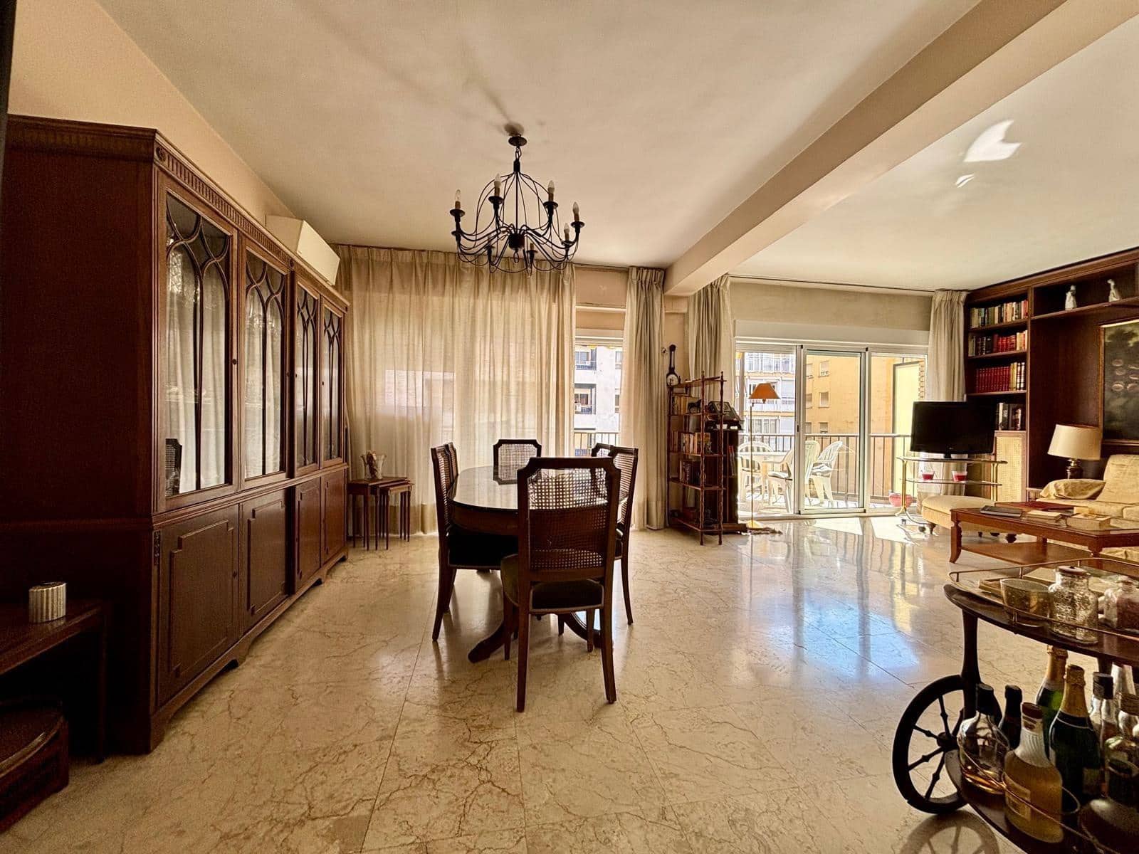 5 soveværelse Lejlighed til salg i Gandia med garage - € 209.900 (Ref: 9264419)