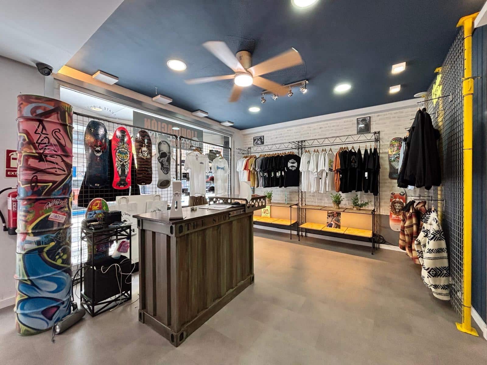 Commercial for sale in Gandia - € 84,900 (Ref: 9264420)