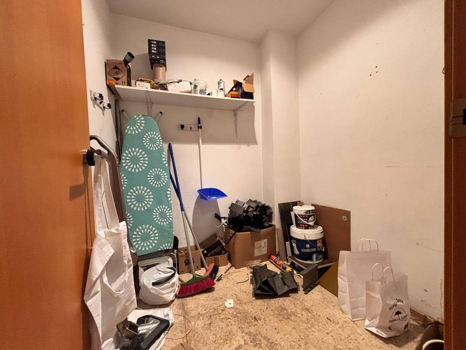 Commercial for sale in Gandia - € 84,900 (Ref: 9264420)