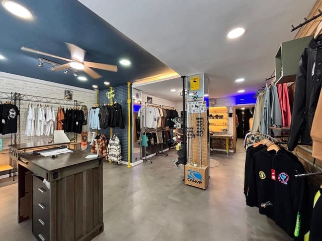 Erhverv til salg i Gandia - € 84.900 (Ref: 9264420)