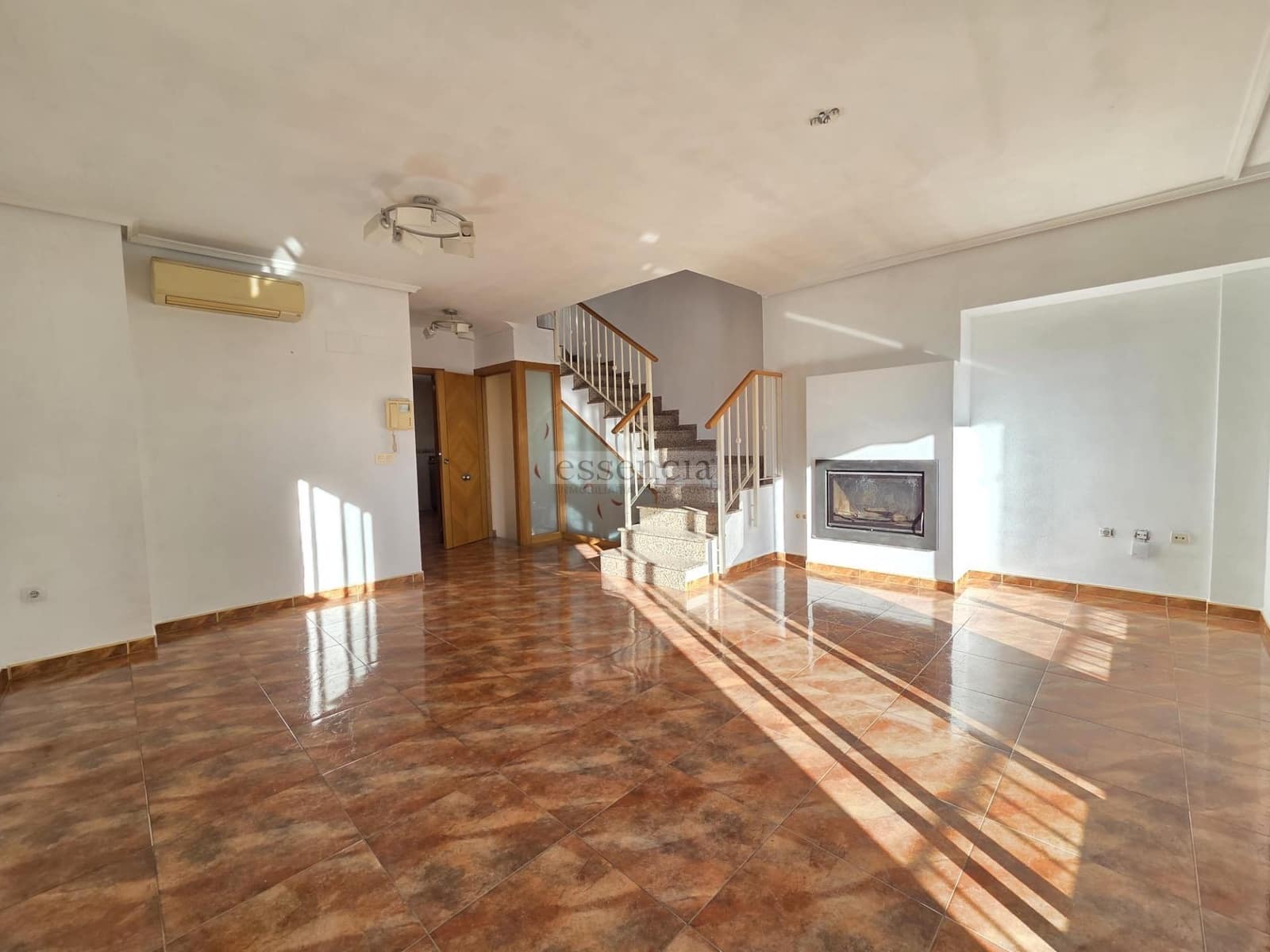 3 bedroom Terraced Villa for sale in Beniarjo with garage - € 219,000 (Ref: 9375272)