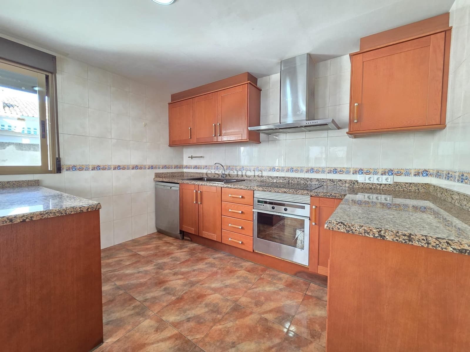 3 bedroom Terraced Villa for sale in Beniarjo with garage - € 219,000 (Ref: 9375272)