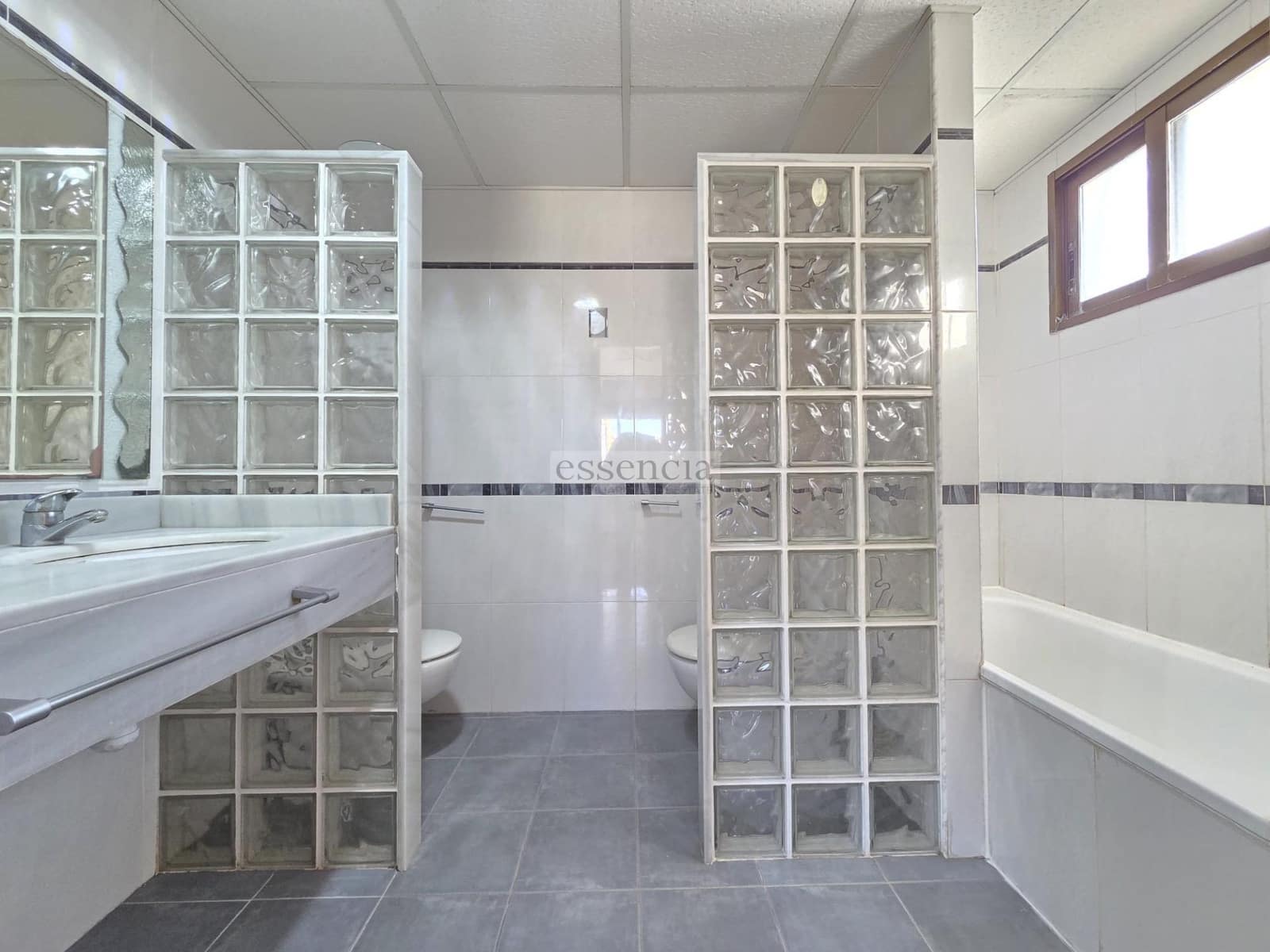 3 bedroom Terraced Villa for sale in Beniarjo with garage - € 219,000 (Ref: 9375272)