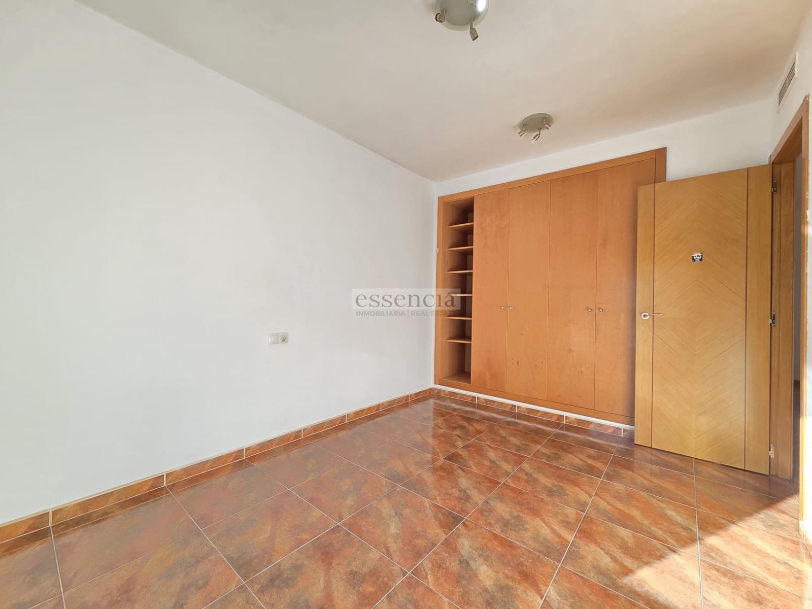 3 bedroom Terraced Villa for sale in Beniarjo with garage - € 219,000 (Ref: 9375272)