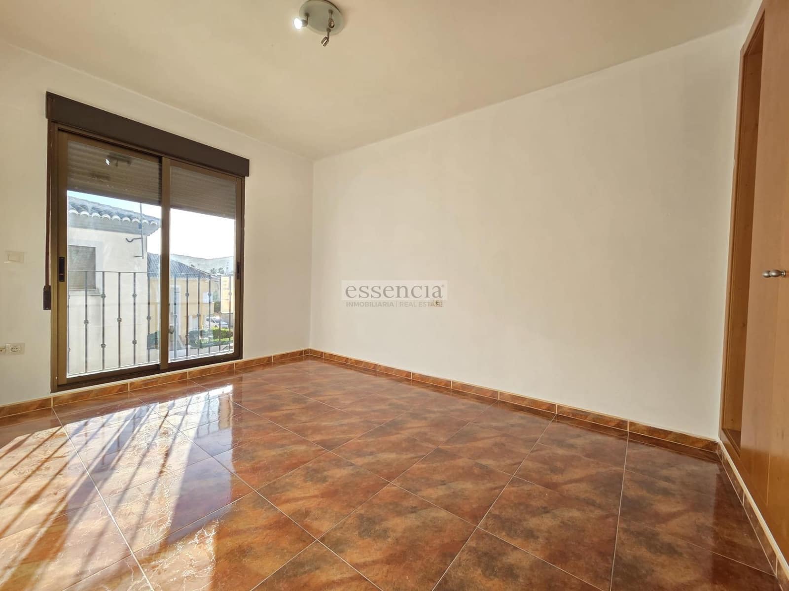3 bedroom Terraced Villa for sale in Beniarjo with garage - € 219,000 (Ref: 9375272)