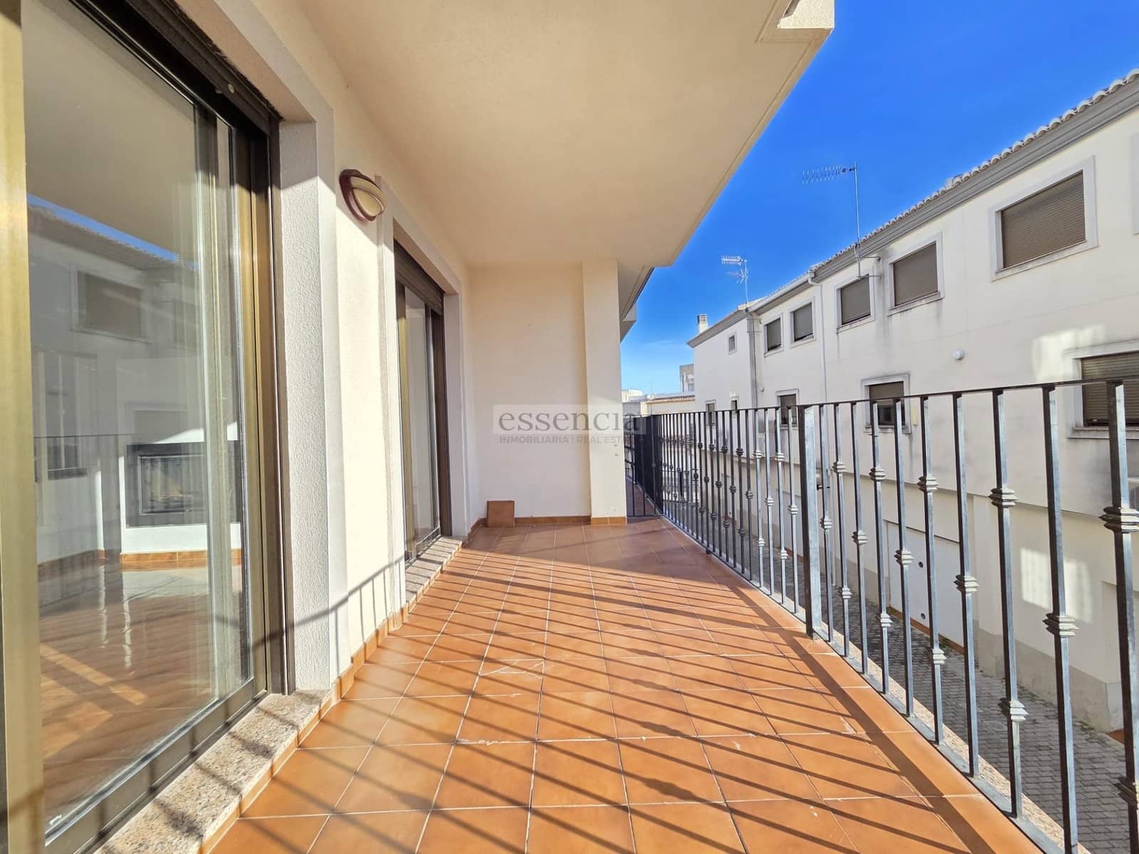 3 bedroom Terraced Villa for sale in Beniarjo with garage - € 219,000 (Ref: 9375272)