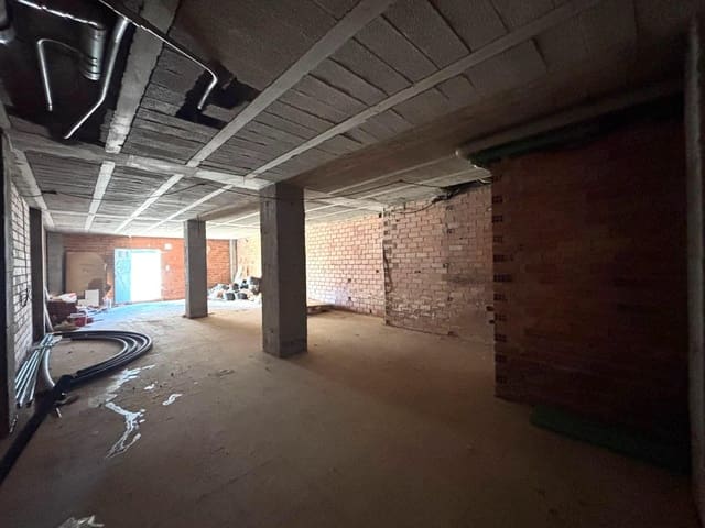 Commercieel te koop in Gandia - € 55.000 (Ref: 9400867)