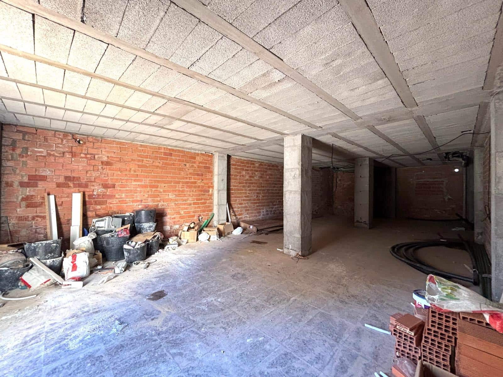 Commercial for sale in Gandia - € 55,000 (Ref: 9400867)