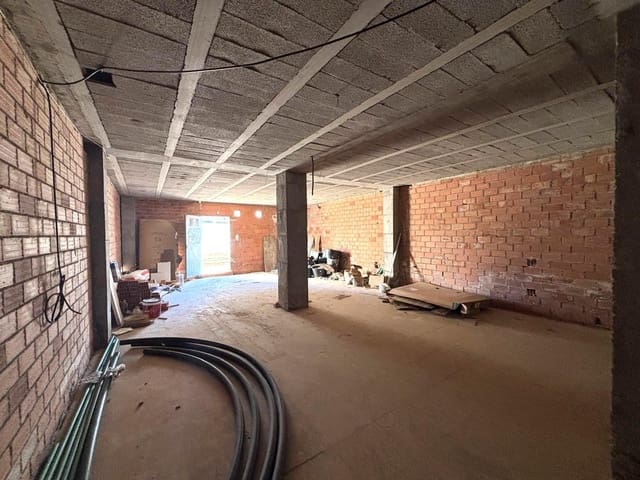 Commercieel te koop in Gandia - € 55.000 (Ref: 9400867)