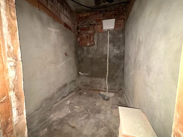 Commercieel te koop in Gandia - € 55.000 (Ref: 9400868)