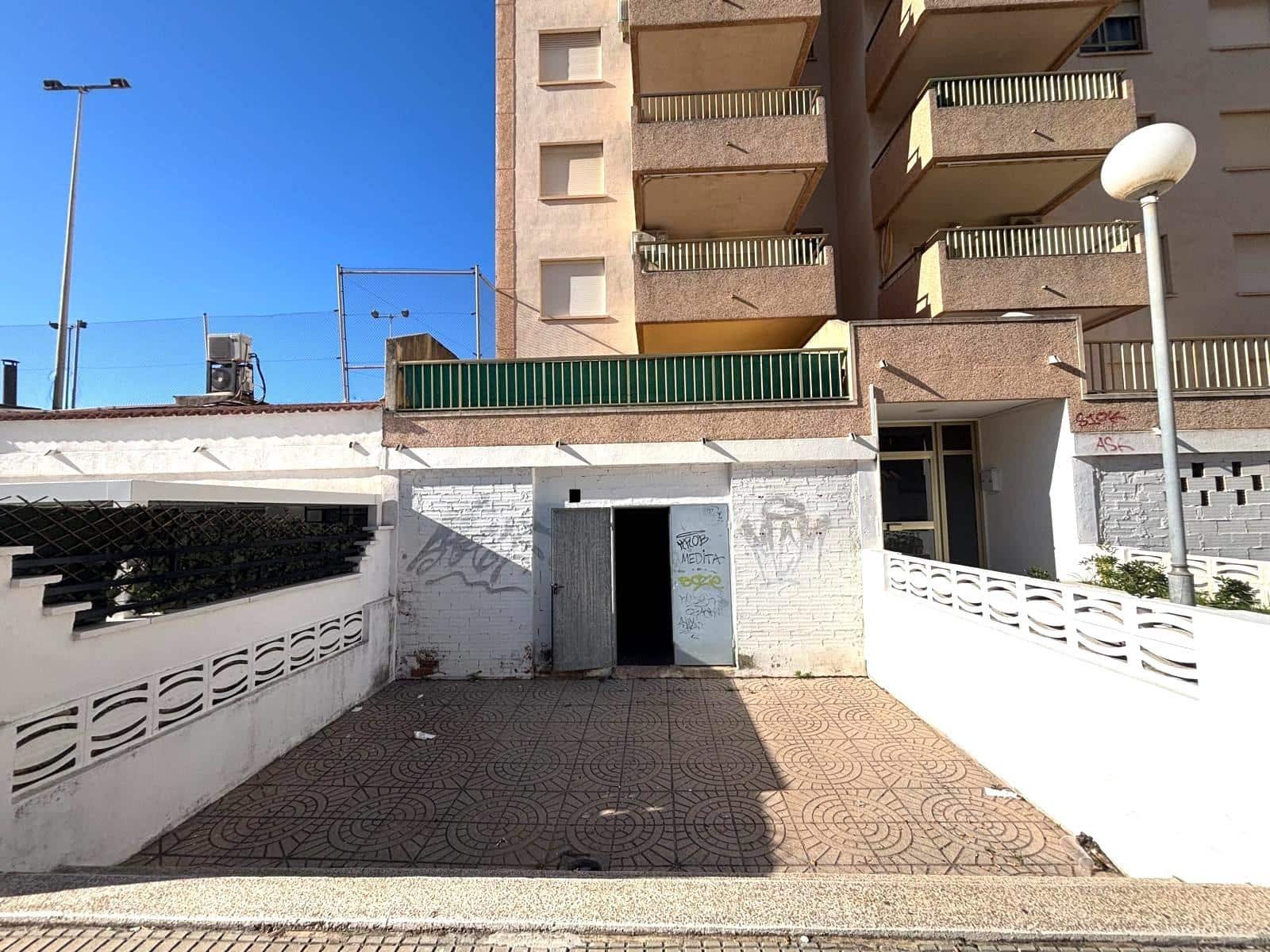 Commercieel te koop in Gandia - € 55.000 (Ref: 9400868)