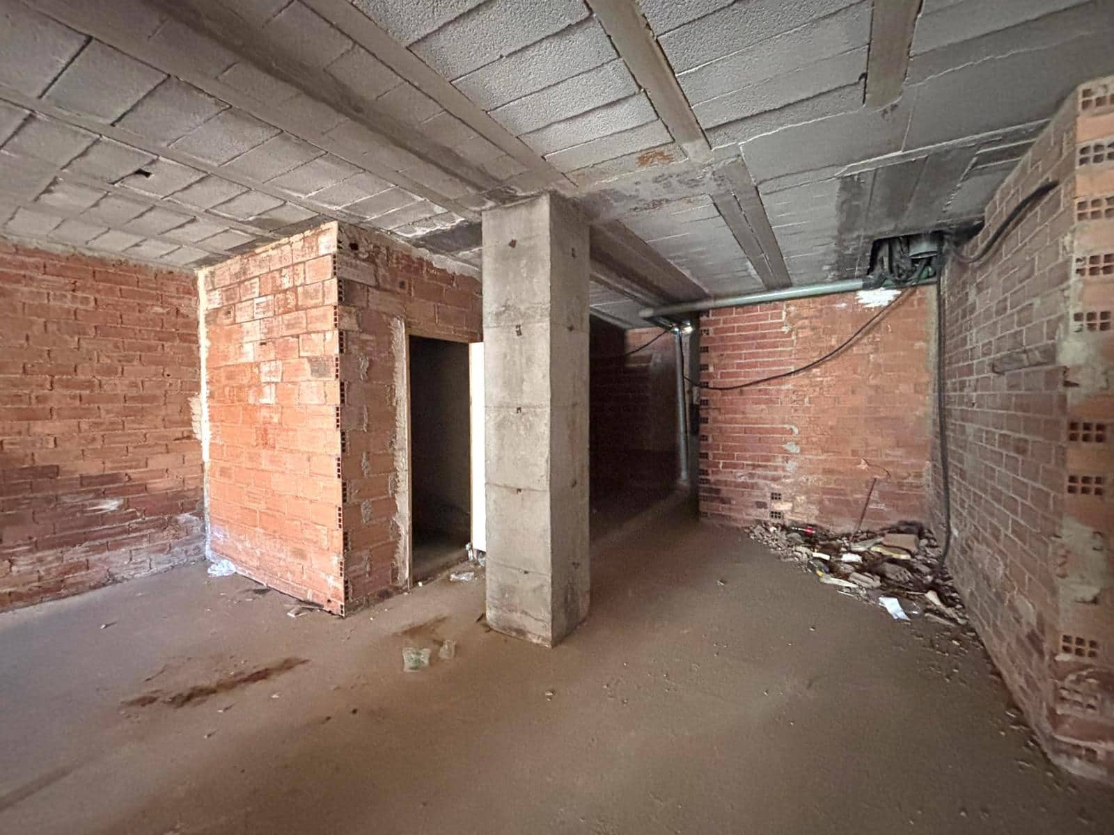 Commercieel te koop in Gandia - € 55.000 (Ref: 9400868)