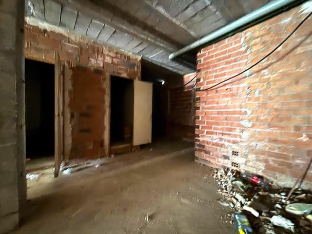 Commercieel te koop in Gandia - € 55.000 (Ref: 9400868)