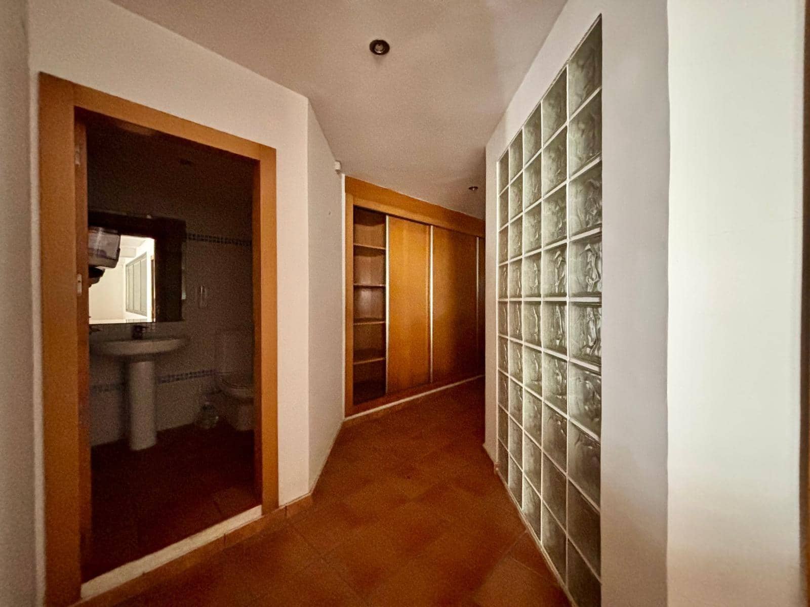 6 bedroom Commercial for sale in Gandia with garage - € 199,999 (Ref: 9406676)