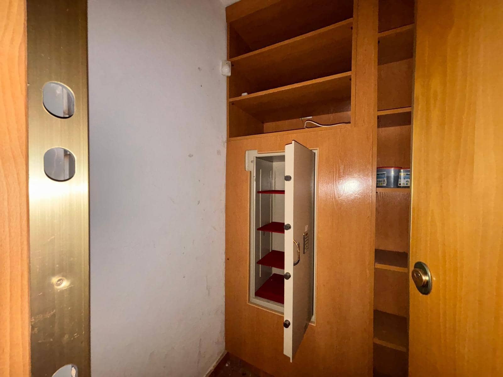 6 bedroom Commercial for sale in Gandia with garage - € 199,999 (Ref: 9406676)