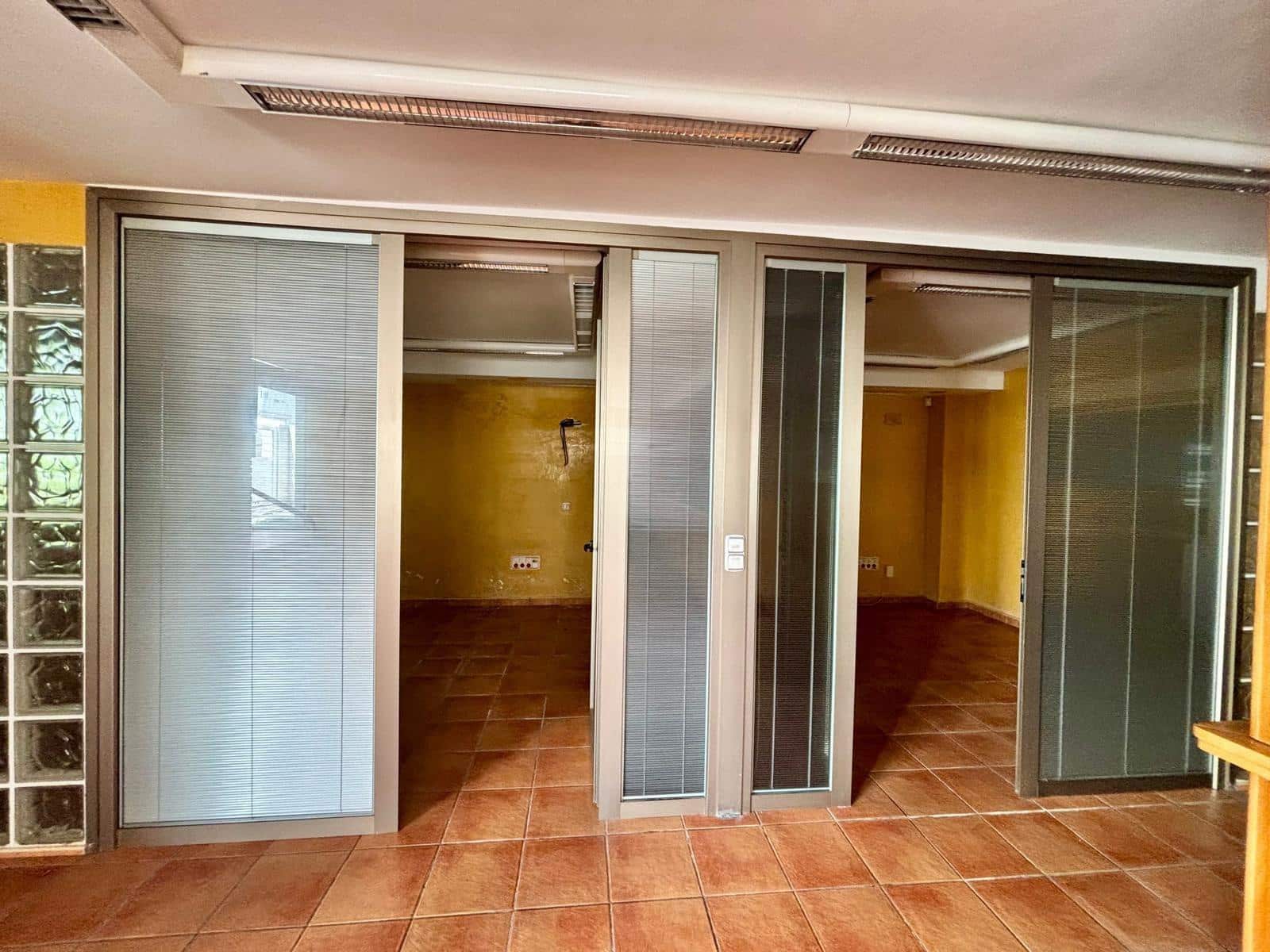 6 bedroom Commercial for sale in Gandia with garage - € 199,999 (Ref: 9406676)