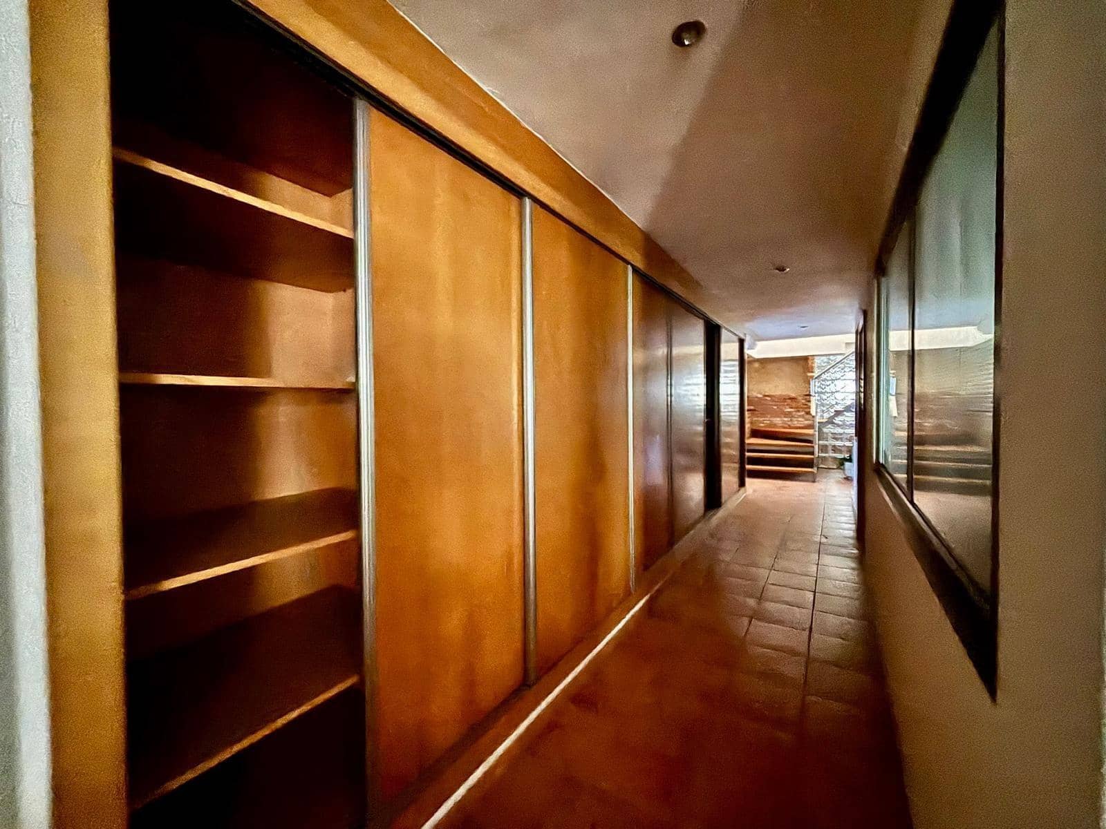 6 bedroom Commercial for sale in Gandia with garage - € 199,999 (Ref: 9406676)