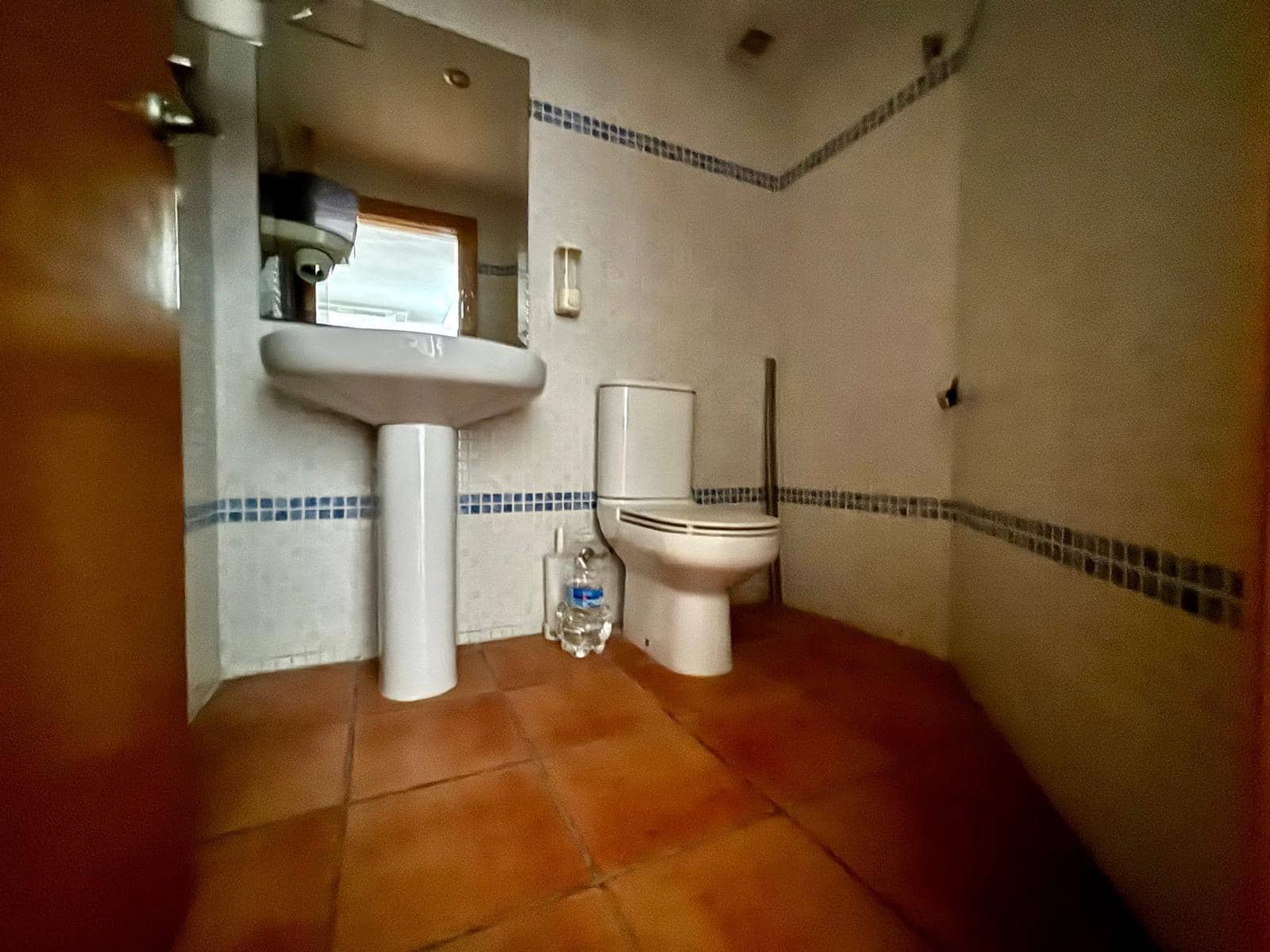 6 bedroom Commercial for sale in Gandia with garage - € 199,999 (Ref: 9406676)