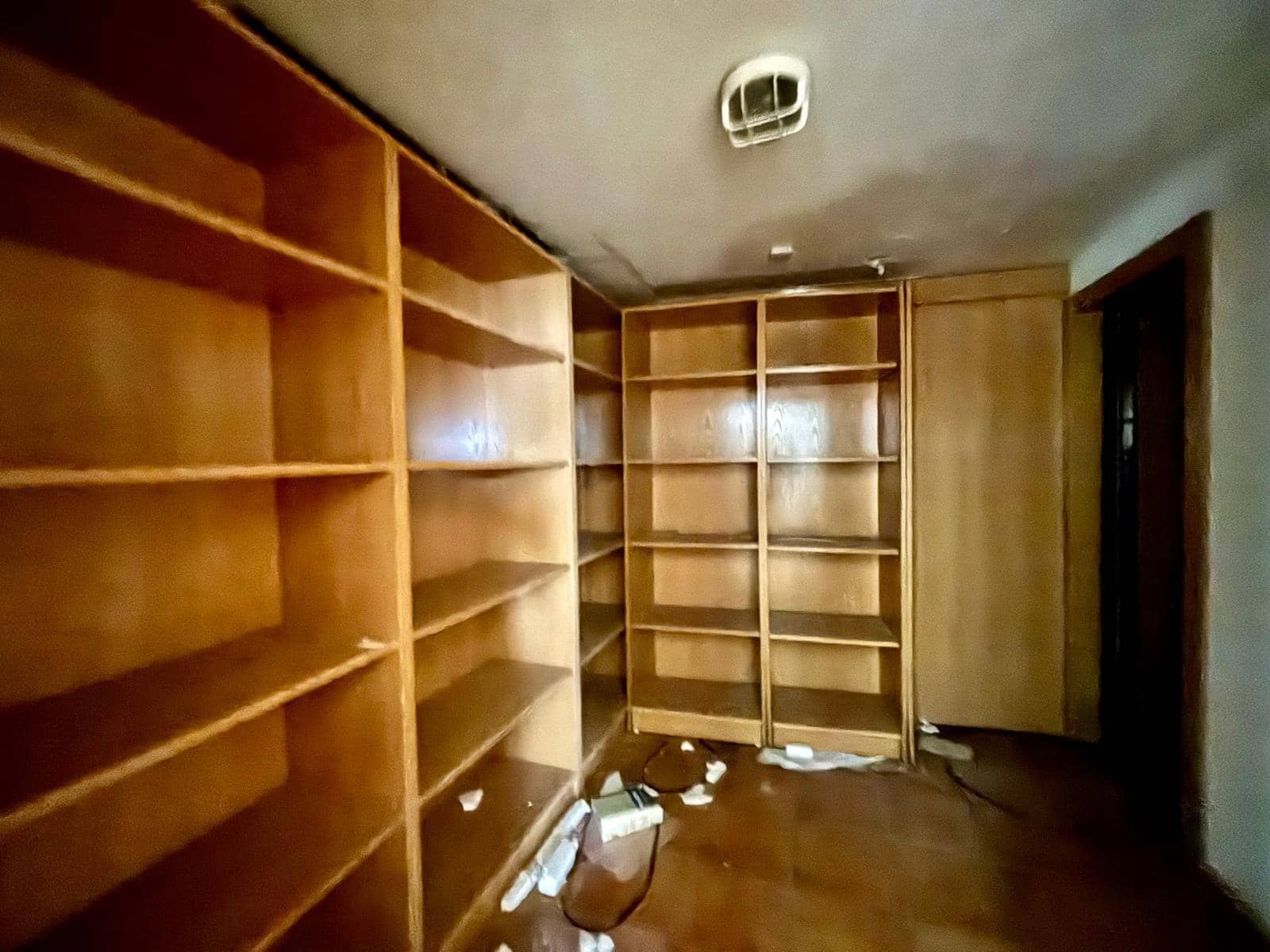 6 bedroom Commercial for sale in Gandia with garage - € 199,999 (Ref: 9406676)