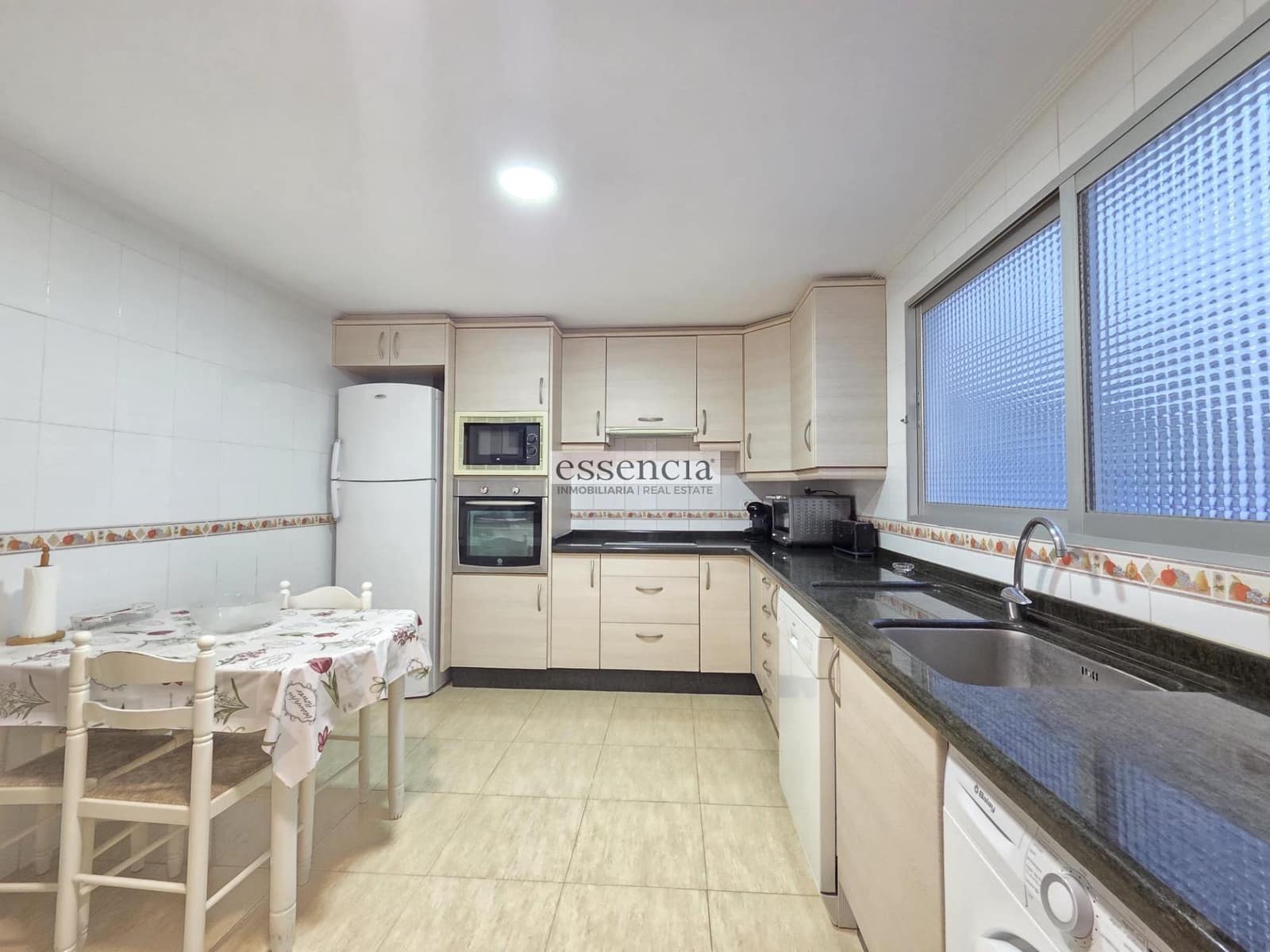 4 bedroom Flat for sale in Gandia with garage - € 294,900 (Ref: 9414033)