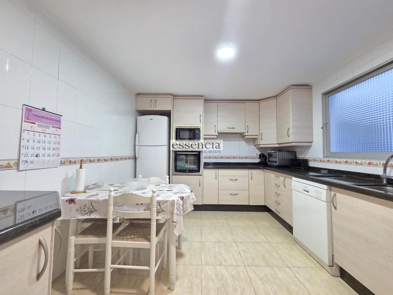 4 bedroom Flat for sale in Gandia with garage - € 294,900 (Ref: 9414033)