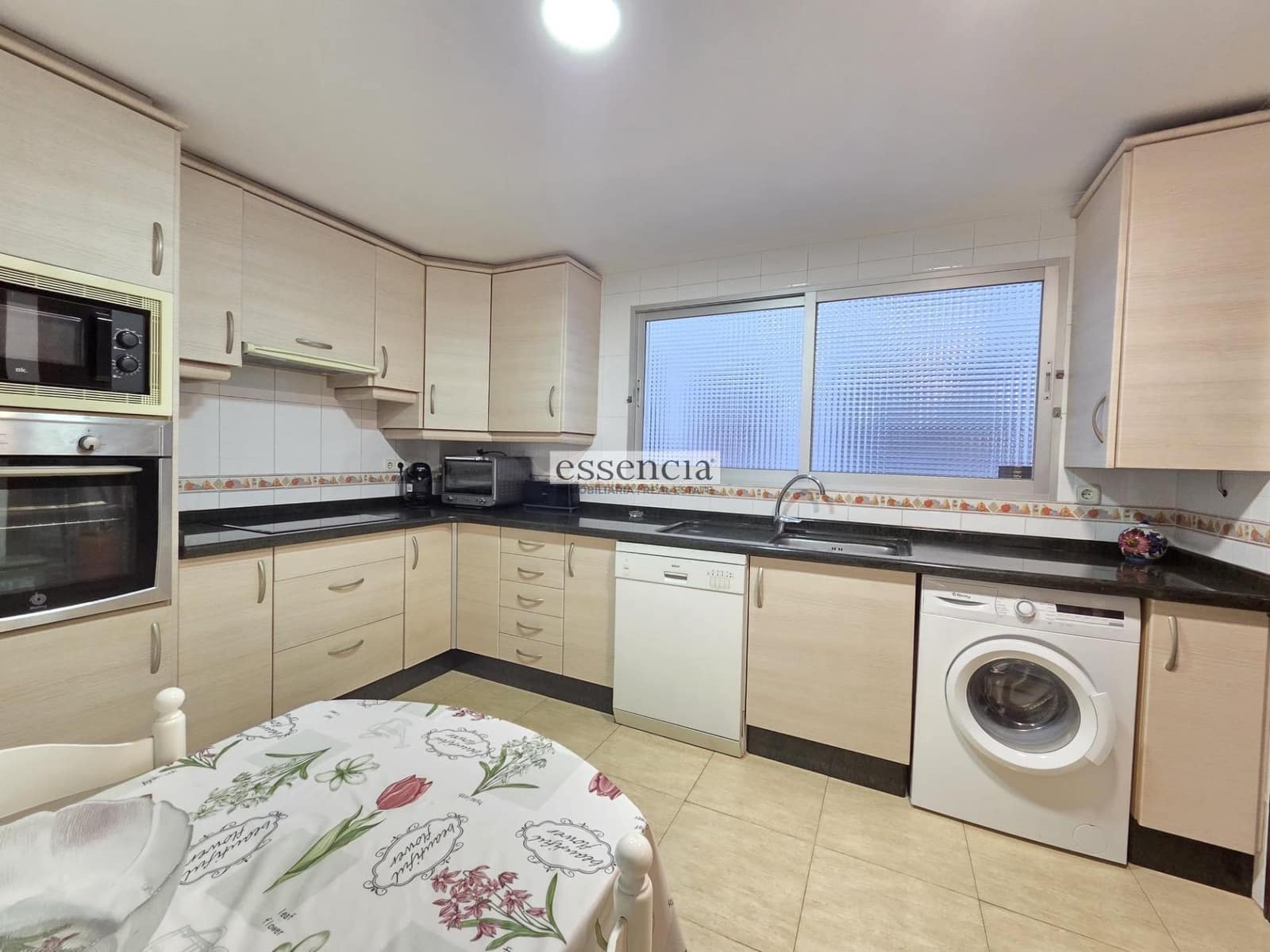 4 bedroom Flat for sale in Gandia with garage - € 294,900 (Ref: 9414033)