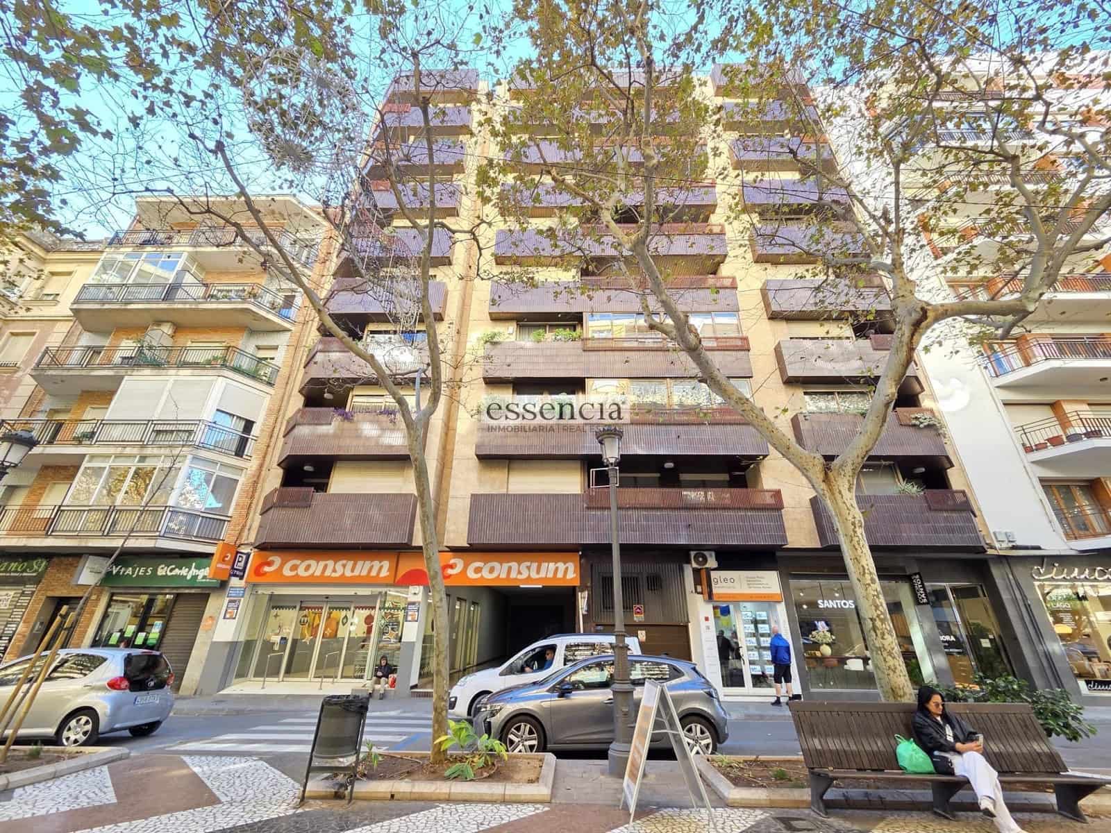 4 bedroom Flat for sale in Gandia with garage - € 294,900 (Ref: 9414033)