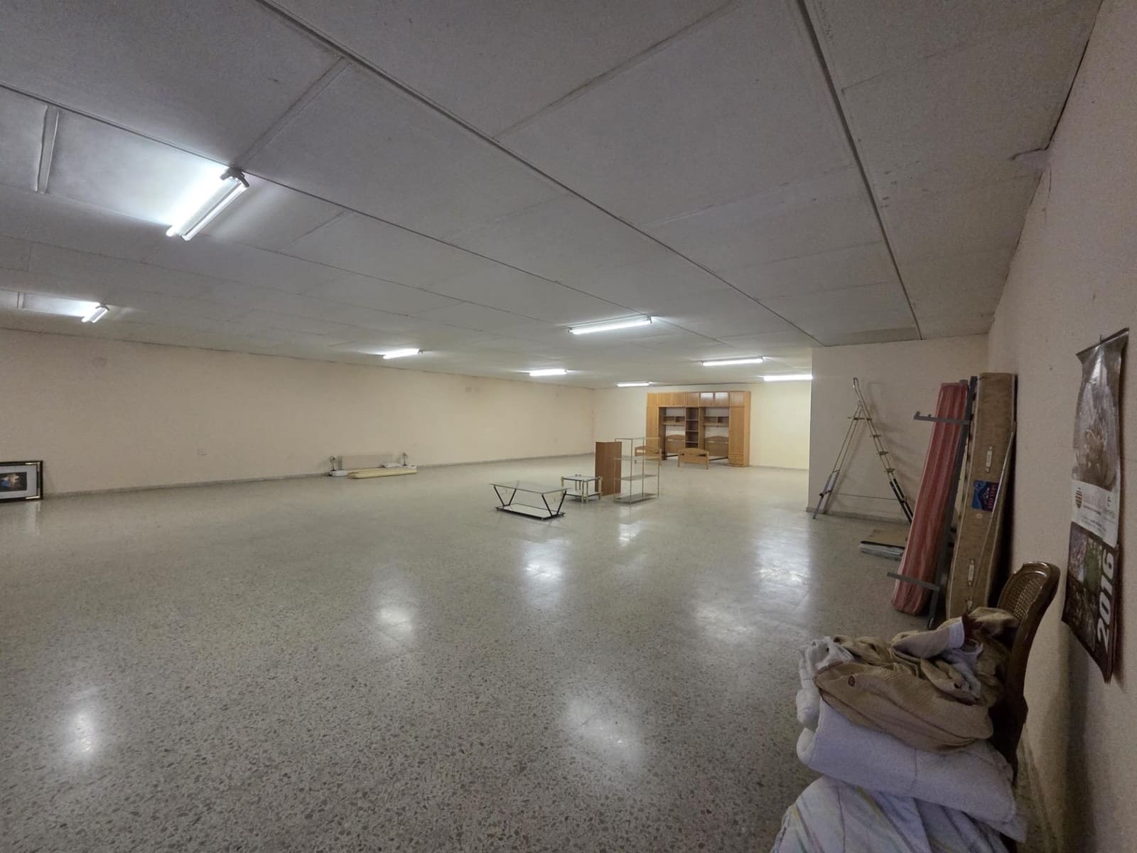 4 soveværelse Virksomhed til salg i Bocairent med garage - € 429.000 (Ref: 9419652)