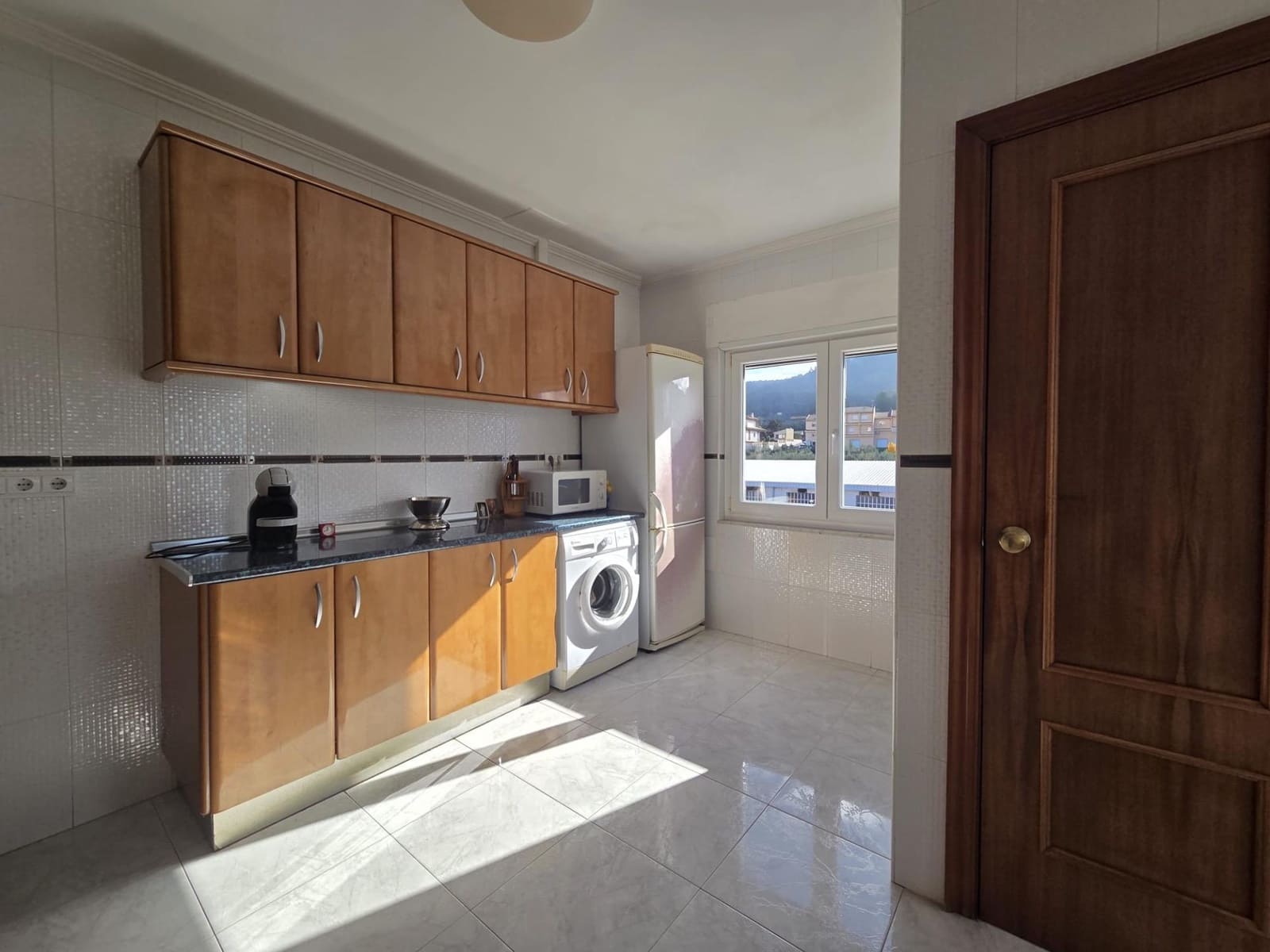 4 soveværelse Virksomhed til salg i Bocairent med garage - € 429.000 (Ref: 9419652)